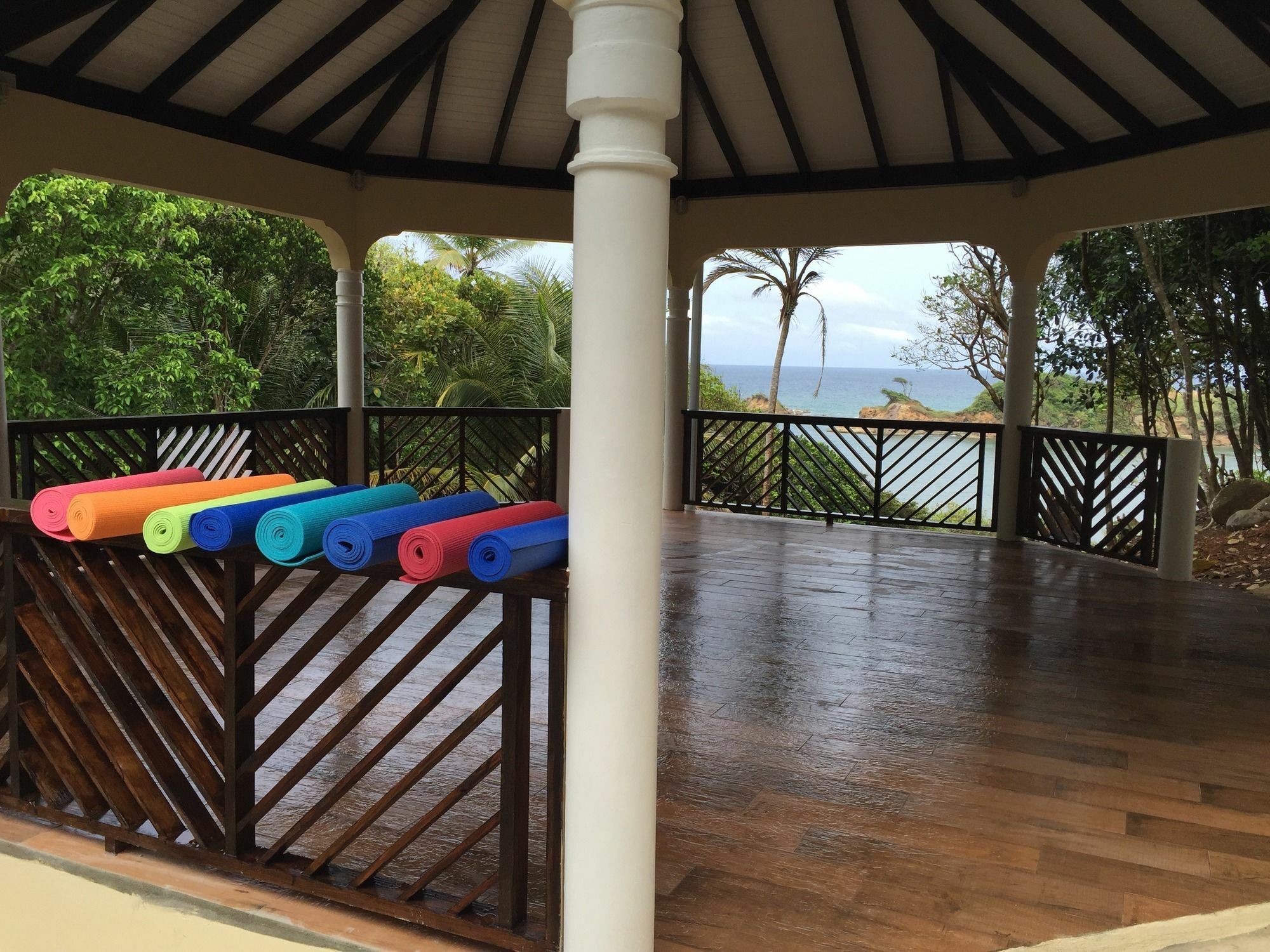 Calibishie Cove Hotel Exterior photo